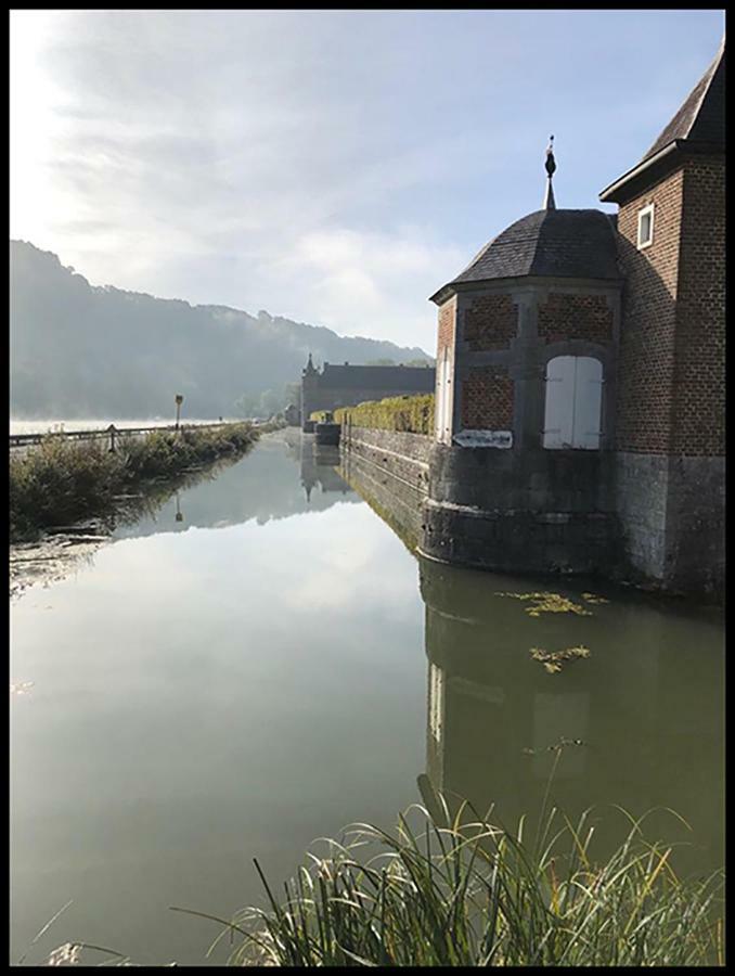Een Thuis In De Condroz Waulsort Экстерьер фото